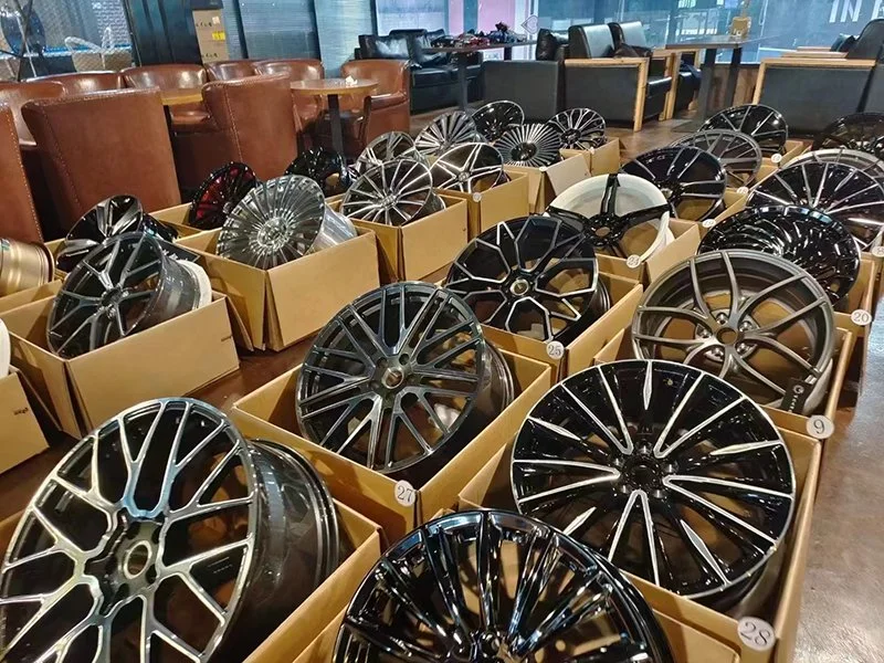 Custom Car Wheel Aluminum Alloy Car Rims 17-24 Inch Wheels Passenger Car Wheels & Tires Steel off Road Wheels